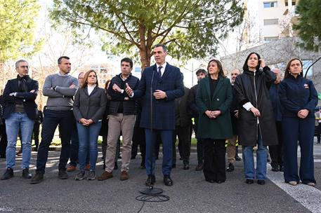 23/02/2024. Pedro S&#225;nchez visita la zona afectada por el incendio del edificio del Campanar. El presidente del Gobierno, Pedro S&#225;nchez, dura...