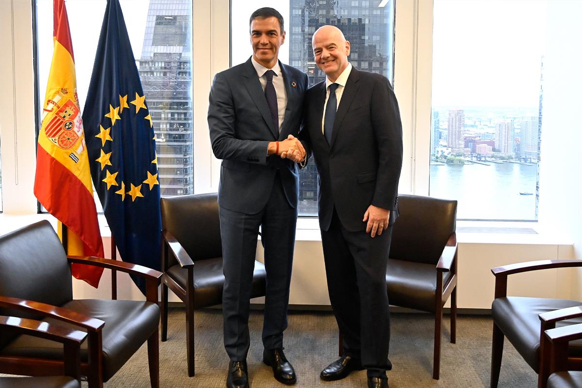 23/09/2024. Meeting between Pedro Sánchez and the President of FIFA, Gianni Infantino. Meeting between Pedro Sánchez and the President of FI...