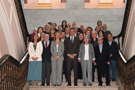 25/01/2024. Pedro S&#225;nchez preside la reuni&#243;n con el Consejo Escolar del Estado. Fotograf&#237;a de familia tras la reuni&#243;n del presidente del Gob...