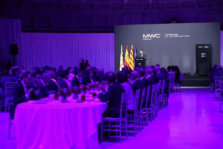 25/02/2024. Pedro Sánchez asiste a la cena de bienvenida del 'GSMA Mobile World Congress Barcelona 2024'. El presidente del Gobierno, Pedro ...