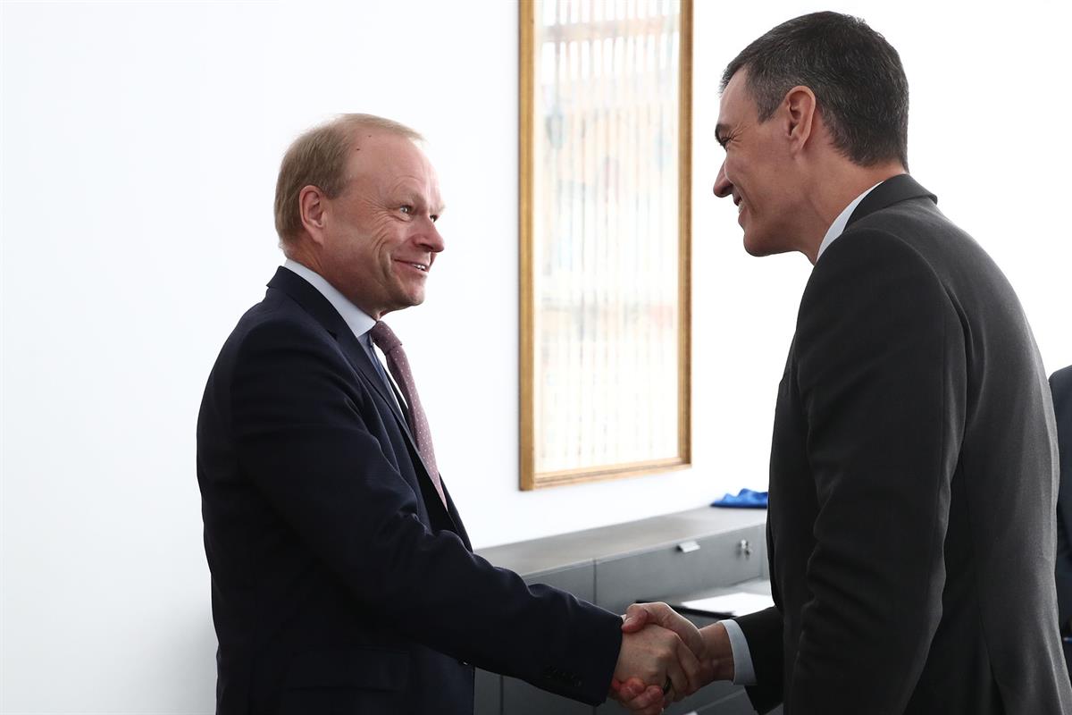26/02/2024. Pedro Sánchez se reúne con el presidente y consejero delegado de Nokia, Pekka Lundmark.. El presidente del Gobierno, Pedro Sánch...