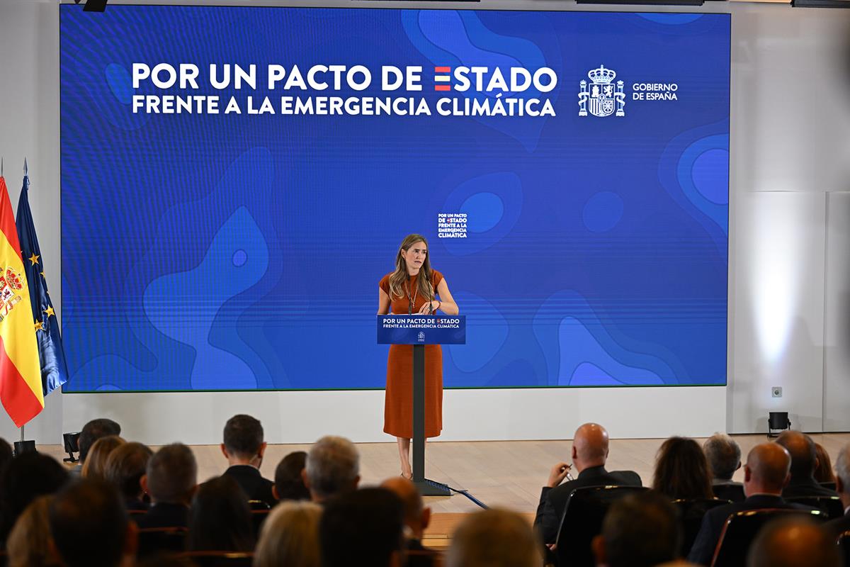1/09/2025. Clausura del acto "Por un pacto de Estado frente a la emergencia climática". La vicepresidenta tercera y ministra para la Transic...
