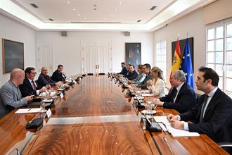 2/04/2025. Pedro Sánchez meets with social partners. The President of the Government of Spain, Pedro Sánchez, and six of his ministers durin...