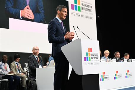 2/07/2025. Pedro Sánchez interviene en la mesa redonda sobre comercio, ciencia y tecnología. El presidente del Gobierno, Pedro Sánchez, dura...