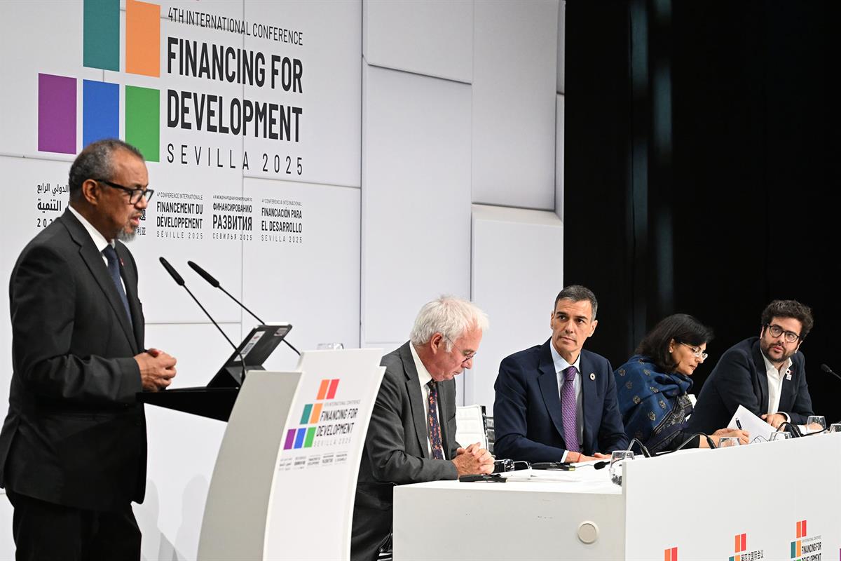 2/07/2025. Pedro Sánchez interviene en la presentación de la iniciativa de acción para la salud global. El director general de la Organizaci...