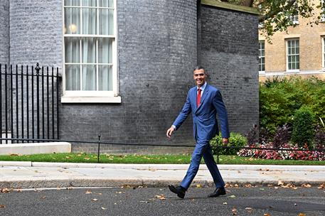 3/09/2025. Pedro Sánchez viaja al Reino Unido. El presidente del Gobierno, Pedro Sánchez, a su llegada al número 10 de Downing Street para r...