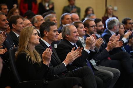 3/12/2025. Pedro Sánchez presenta el Plan España Auto 2030. La vicepresidenta tercera y ministra para la Transición Ecológica y el Reto Demo...