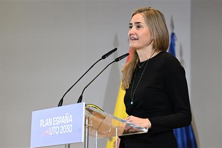 3/12/2025. Pedro Sánchez presenta el Plan España Auto 2030. La ministra para la Transición Ecológica y el Reto Demográfico, Sara Aagesen, du...