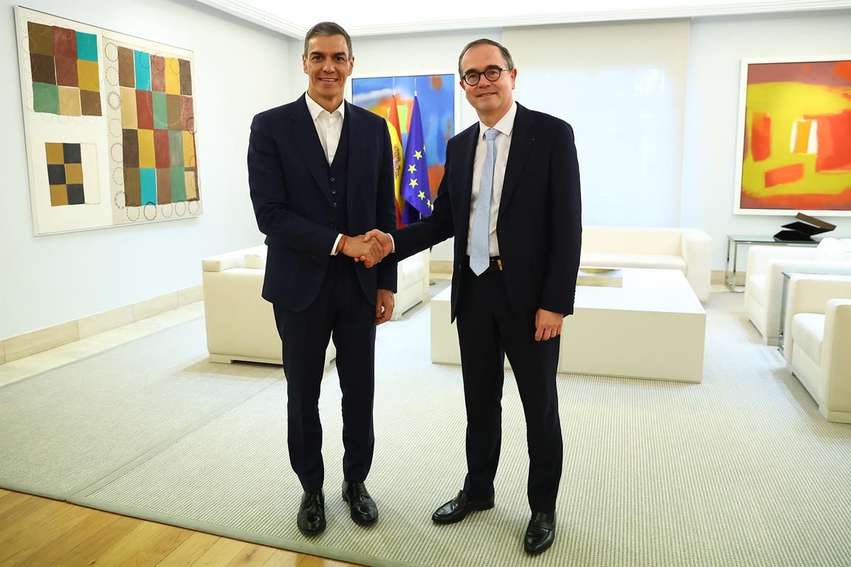 4/11/2025. Pedro Sánchez recibe al consejero delegado del Grupo Renault. El presidente del Gobierno, Pedro Sánchez, y el consejero delegado ...