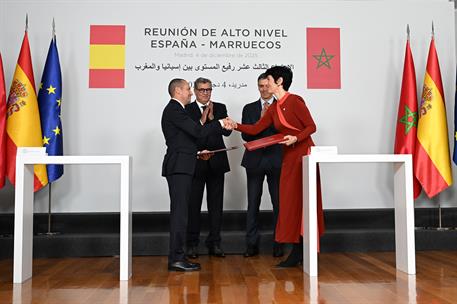 4/12/2025. XIII Reunión de Alto Nivel España-Marruecos. La ministra de Inclusión, Seguridad Social y Migraciones, Elma Saiz, y el ministro d...