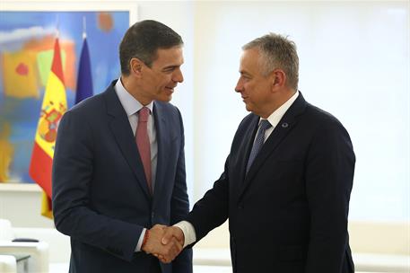 5/05/2025. Pedro S&#225;nchez recibe al comisario de Asociaciones Internacionales, Jozef S&#237;kela. El presidente del Gobierno, Pedro S&#225;nchez, y el ...