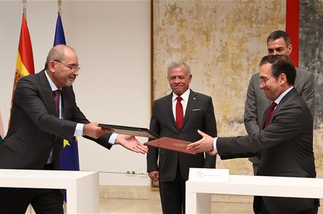 Albares firma con su homólogo jordano la Declaración de Asociación Estratégica