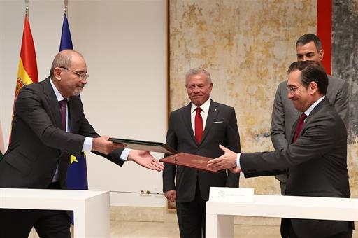 Albares firma con su homólogo jordano la Declaración de Asociación Estratégica