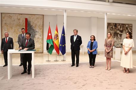 5/06/2025. Pedro S&#225;nchez recibe al rey Abdall&#225; II de Jordania. Ceremonia de firma de acuerdos entre los gobiernos de Espa&#241;a y Jordania.