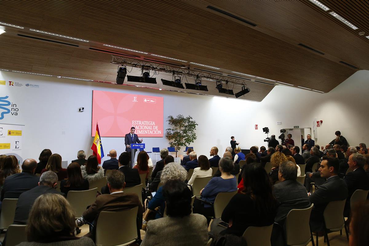 6/02/2025. Pedro Sánchez preside la presentación de la Estrategia Nacional de Alimentación. El presidente del Gobierno, Pedro Sánchez, inter...