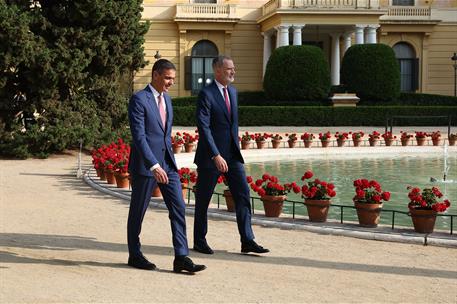 6/06/2025. Pedro Sánchez preside la XXVIII Conferencia de Presidentes Autonómicos. El presidente del Gobierno, Pedro Sánchez, camina junto a...