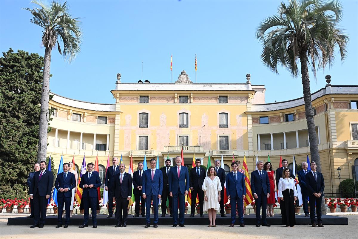 6/06/2025. Pedro Sánchez preside la XXVIII Conferencia de Presidentes Autonómicos. Foto de familia de la XXVIII Conferencia de Presidentes A...