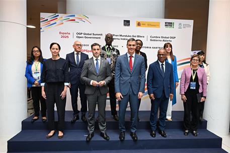 Foto del grupo de la inauguración de la Cumbre Global de la Alianza de Gobierno Abierto