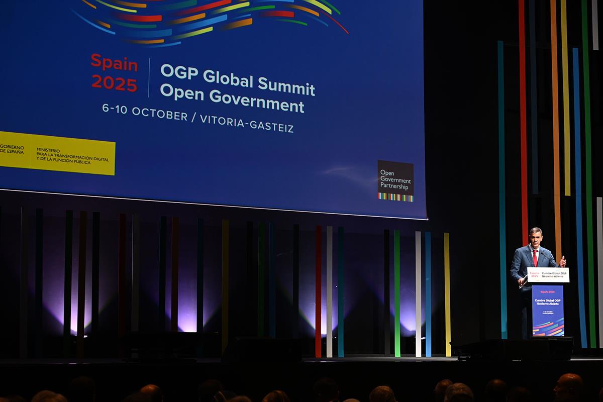 7/10/2025. Pedro Sánchez inaugura la IX Cumbre Global de la Alianza de Gobierno Abierto. El presidente del Gobierno, Pedro Sánchez, durante ...