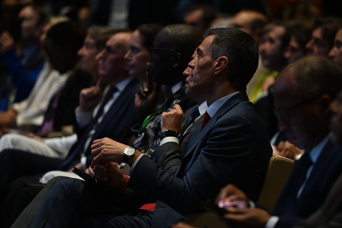 7/10/2025. Pedro Sánchez inaugura la IX Cumbre Global de la Alianza de Gobierno Abierto. El presidente del Gobierno, Pedro Sánchez, en el ac...