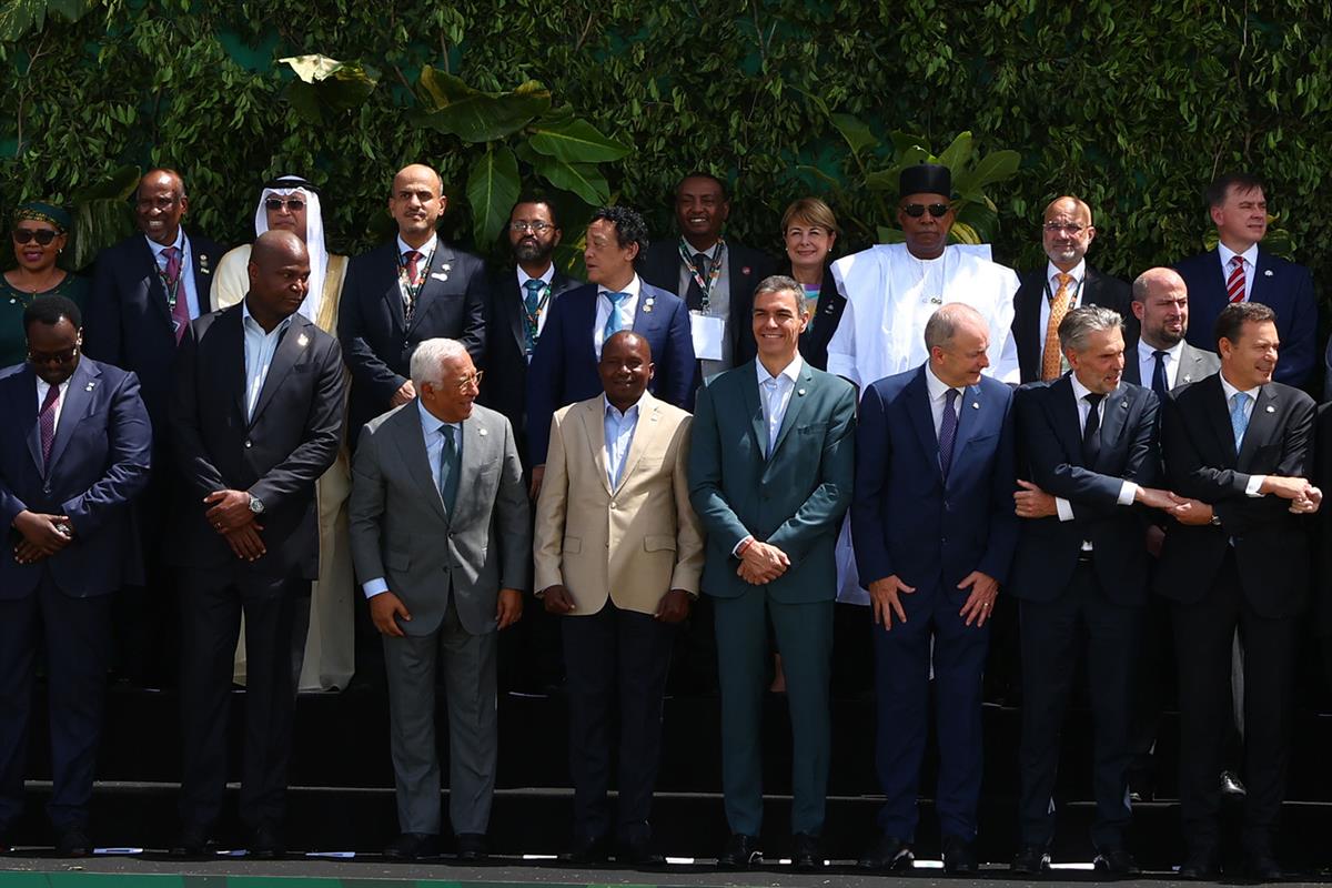7/11/2025. Pedro Sánchez participa en la Cumbre del Clima. Foto de familia de jefes de Estado y de Gobierno asistentes a la Conferencia de N...