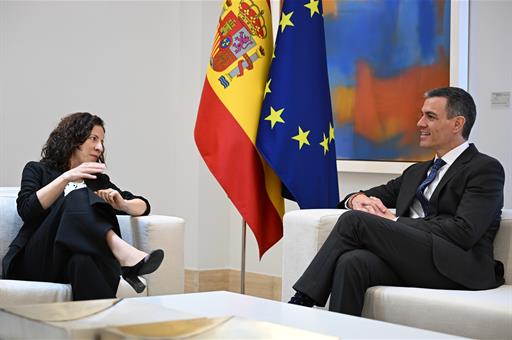 El presidente del Gobierno y la vicepresidenta europea de Derechos Sociales y Capacidades, Empleo de Calidad y Preparación