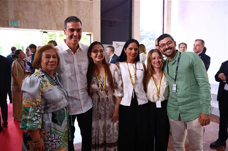 9/11/2025. Pedro Sánchez, en la cumbre UE-CELAC: "Europa y América Latina deben ser un faro de estabilidad, prosperidad y apertura". El jefe...