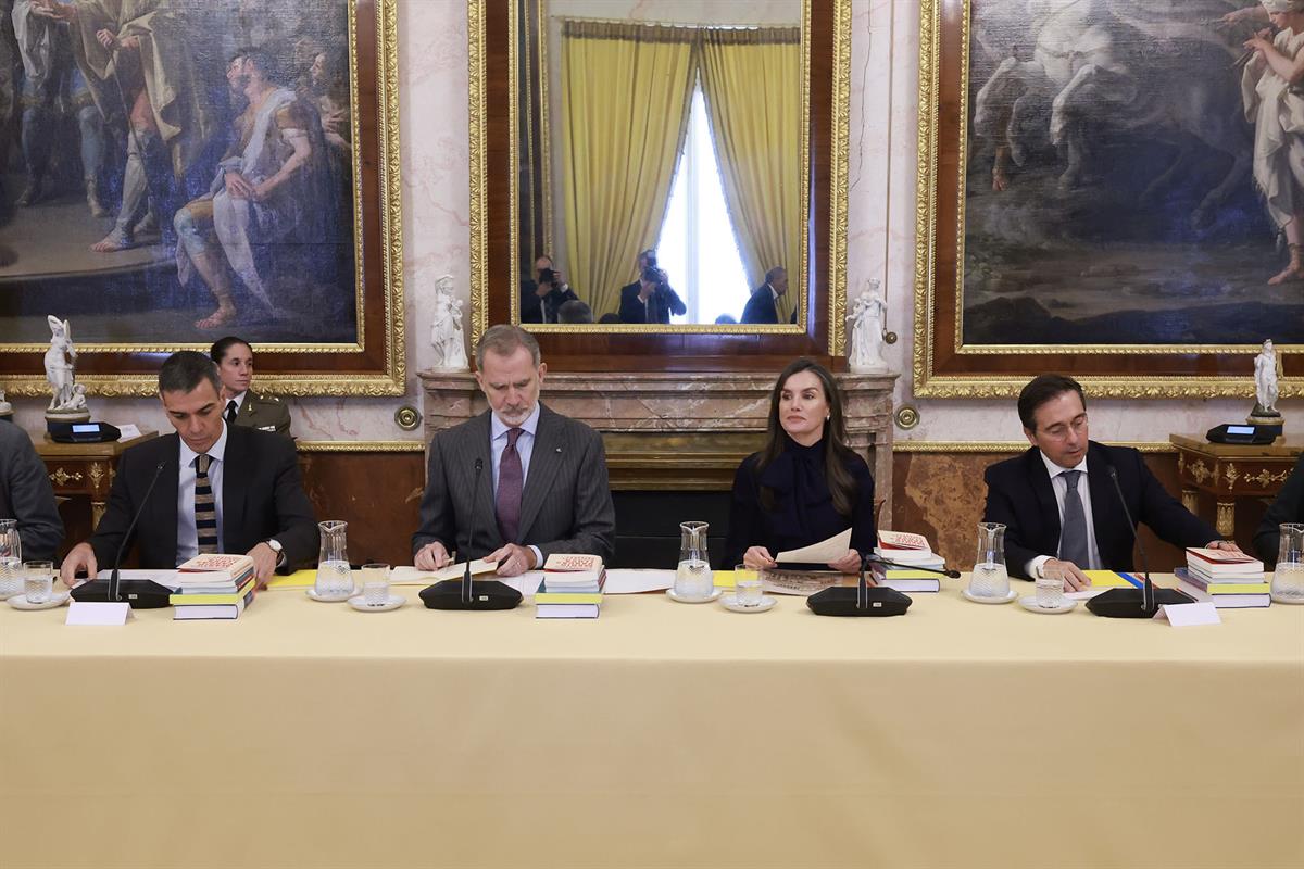 9/12/2025. Sánchez interviene en la reunión del Patronato del Instituto Cervantes. El presidente del Gobierno, Pedro Sánchez, junto a los re...