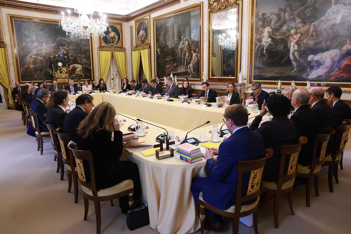 9/12/2025. Sánchez interviene en la reunión del Patronato del Instituto Cervantes. Los reyes presiden la reunión del Patronato del Instituto...