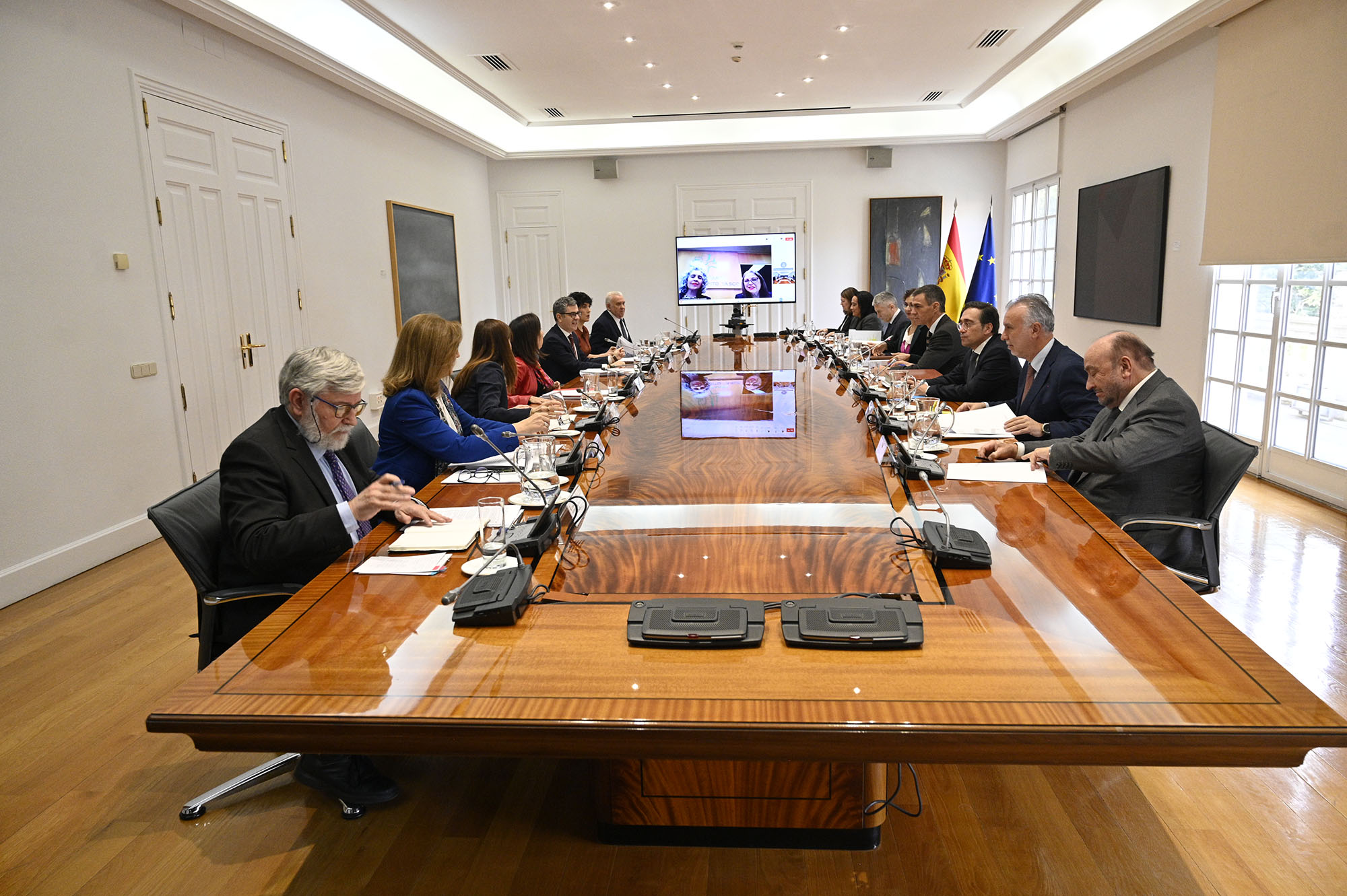 9/12/2025. Pedro Sánchez preside la reunión del Patronato de la Fundación Centro Memorial de las Víctimas del Terrorismo. El presidente del ...