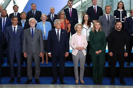 Foto de familia de la Conferencia para la Recuperación de Ucrania