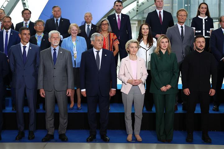 Foto de familia de la Conferencia para la Recuperación de Ucrania