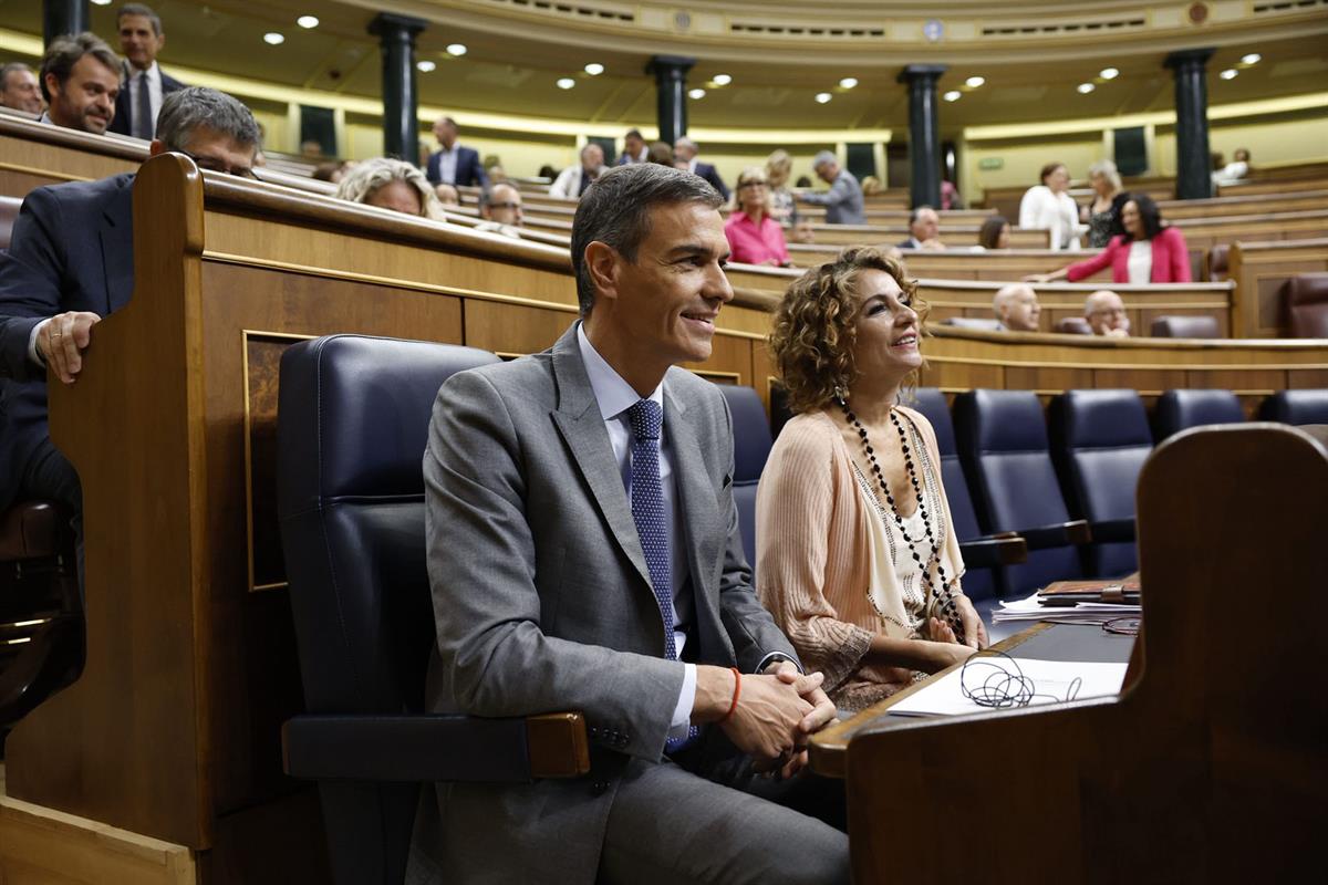 10/09/2025. Pedro Sánchez asiste a la sesión de control al Gobierno. El presidente del Gobierno, Pedro Sánchez, junto a la vicepresidenta pr...
