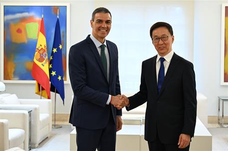 Image 1 of article El presidente se reúne con el vicepresidente de la República Popular China, Han Zheng