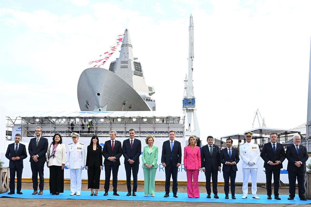 12/09/2025. Pedro Sánchez attends the launching of the F111 Bonifaz frigate. Group photo of authorities at the launch of the Navy F111 Bonifaz frigate