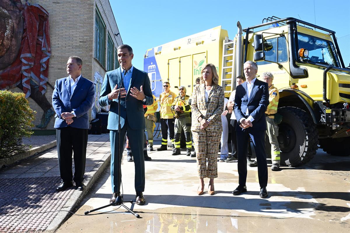 11/09/2025. Pedro Sánchez presenta el Plan de Formación ante Emergencias para centros escolares. El presidente del Gobierno, Pedro Sánchez, ...