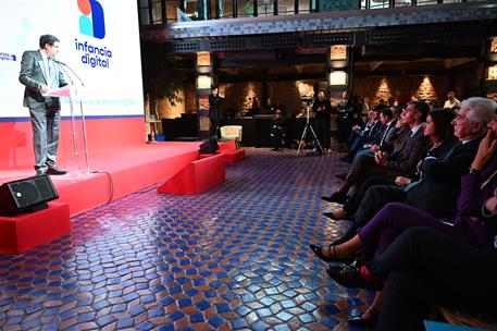 11/11/2025. Pedro Sánchez closes the presentation of the 'Digital Childhood 2025' study. The Minister for Digital Transformation and Public ...