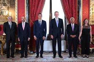 El presidente del Gobierno, el rey, los presidentes del Congreso y el Senado y el presidente el Tribunal Constitucional