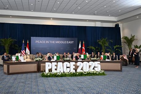 13/10/2025. Pedro Sánchez asiste a la firma del Plan de Paz para Oriente Próximo en Egipto. Los mandatarios de Catar, Egipto, Estados Unidos...