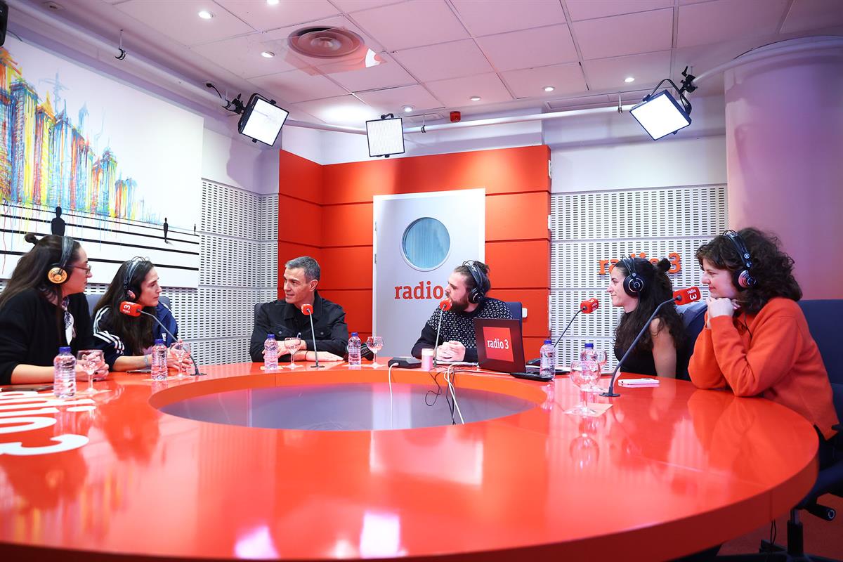 13/11/2025. Pedro Sánchez visits Radio 3