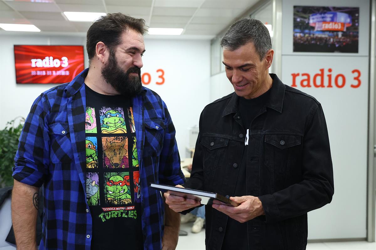 13/11/2025. Pedro Sánchez visits Radio 3