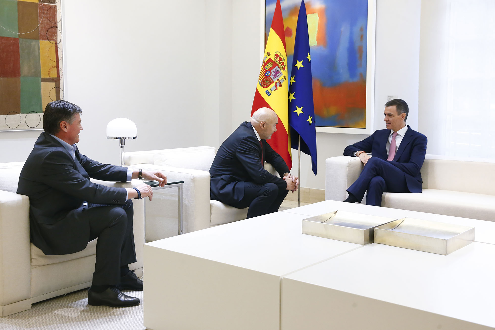 El presidente conversa con los representantes de Conpymes