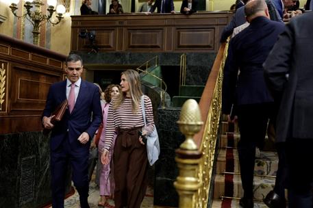 14/05/2025. Pedro Sánchez asiste a la sesión de control al Gobierno. El presidente del Gobierno, Pedro Sánchez, junto a la ministra para la ...