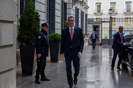 14/05/2025. Pedro Sánchez asiste a la sesión de control al Gobierno. El presidente del Gobierno, Pedro Sánchez, a su llegada al Congreso de ...