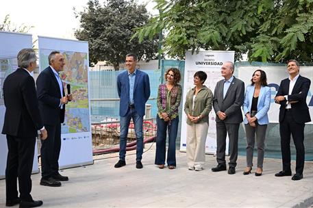 14/09/2025. Pedro Sánchez visita una promoción de vivienda de alquiler asequible en Málaga. El presidente del Gobierno, Pedro Sánchez, junto...