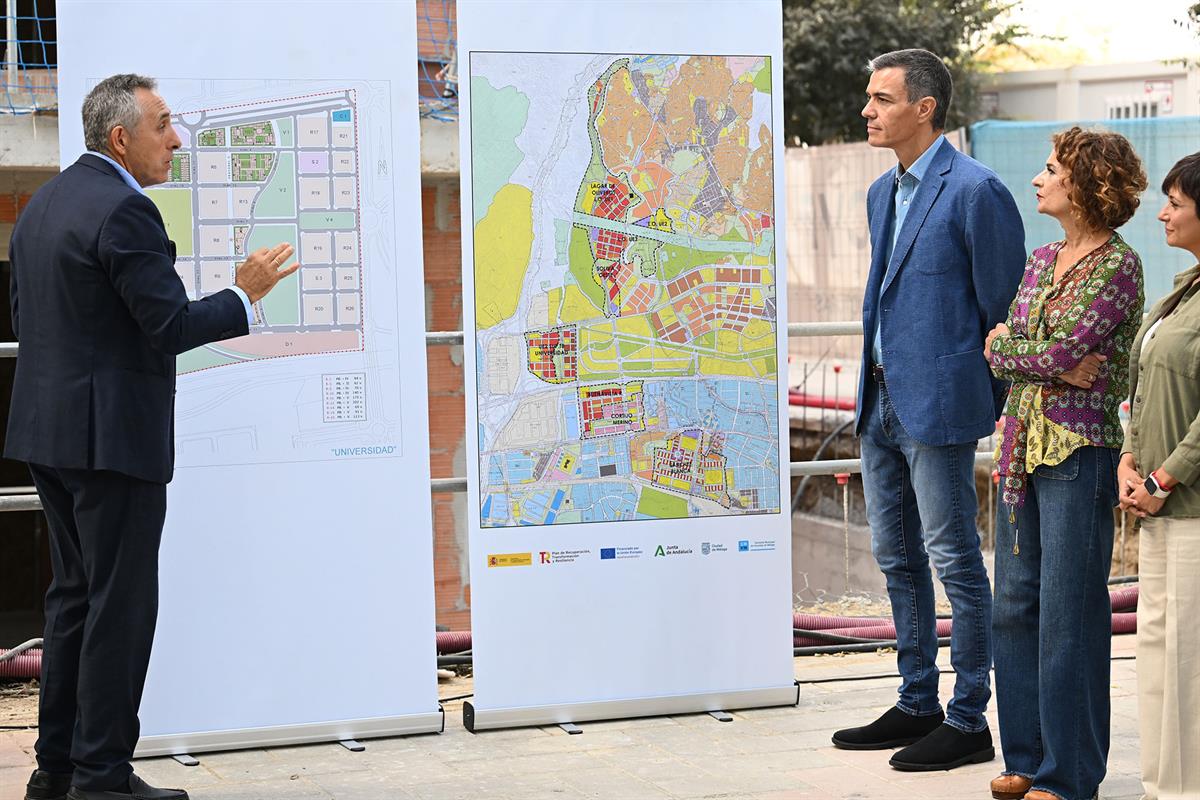14/09/2025. Pedro Sánchez visita una promoción de vivienda de alquiler asequible en Málaga. El presidente del Gobierno, Pedro Sánchez, y la ...