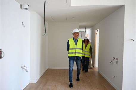 14/09/2025. Pedro Sánchez visita una promoción de vivienda de alquiler asequible en Málaga. El presidente del Gobierno, Pedro Sánchez, en el...