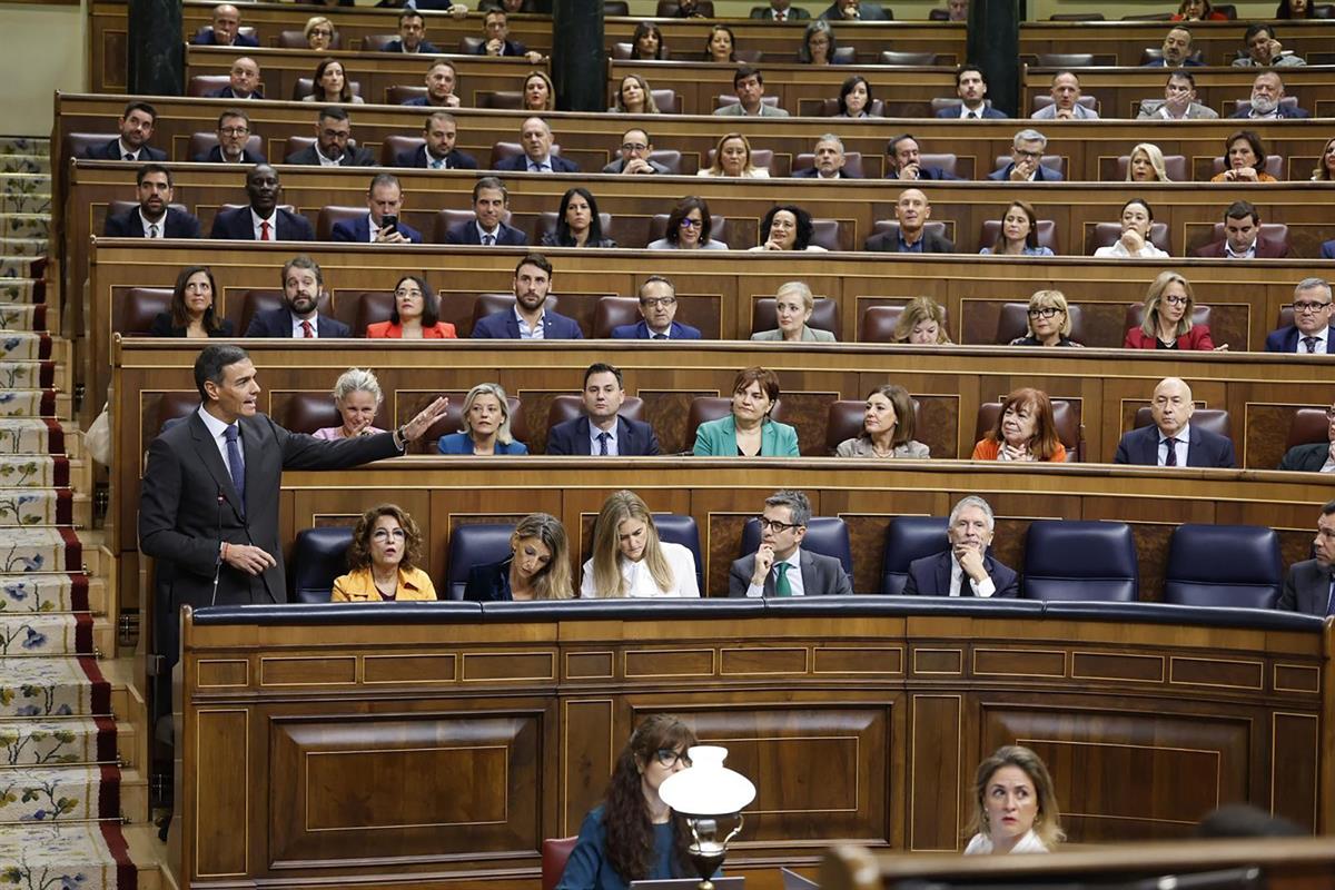 15/10/2025. Pedro Sánchez asiste a la sesión de control al Gobierno. El jefe del Ejecutivo, Pedro Sánchez, responde durante la sesión de control