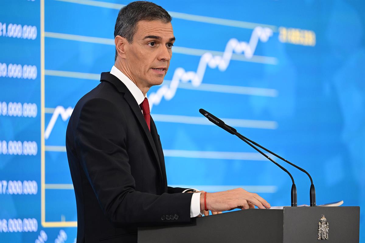 15/12/2025. Presentación del informe "Cumpliendo". El presidente del Gobierno, Pedro Sánchez, durante la comparecencia en rueda de prensa pa...
