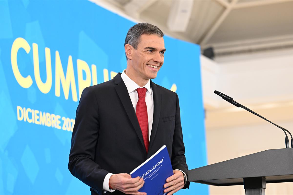 15/12/2025. Presentación del informe "Cumpliendo". El presidente del Gobierno, Pedro Sánchez, durante la comparecencia en rueda de prensa pa...